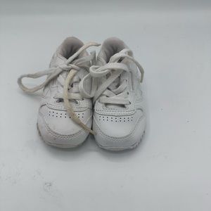 Reebok Classic Peek N’ Fit White Infant Unisex Size 3